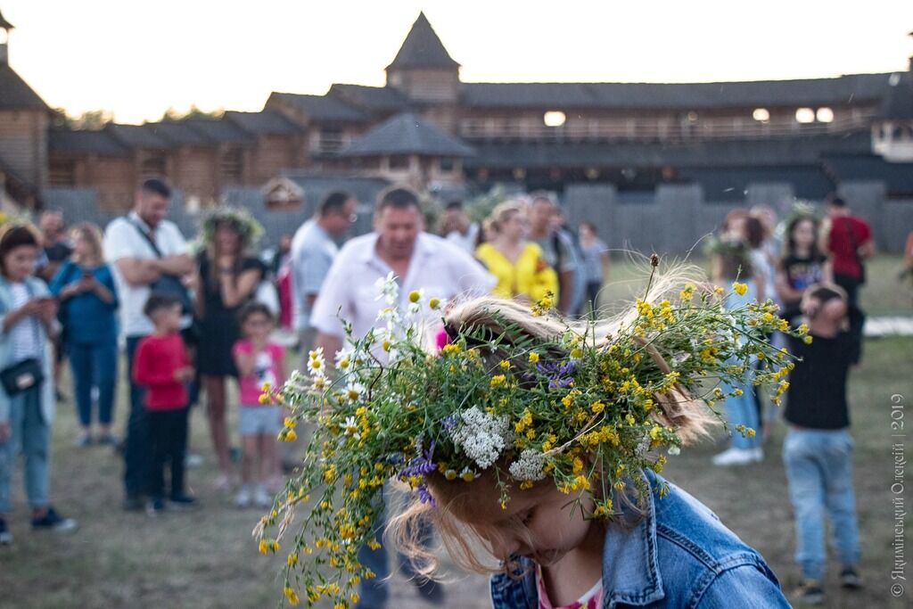 У Стародавньому Києві в "Парку Київська Русь" відсвяткували Купала по древнеславянскими традиціями