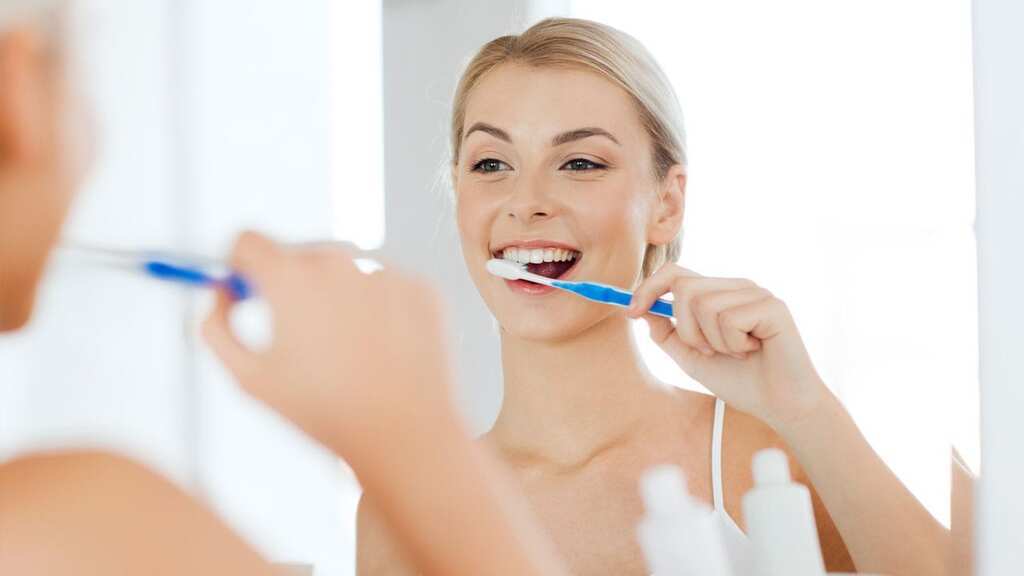 Чистить зубы нужно правильно