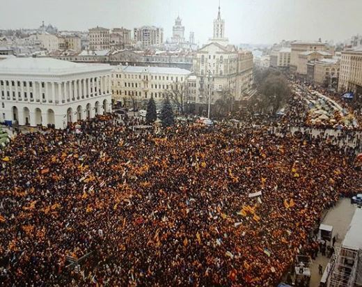 снимок Майдана в 2004 году