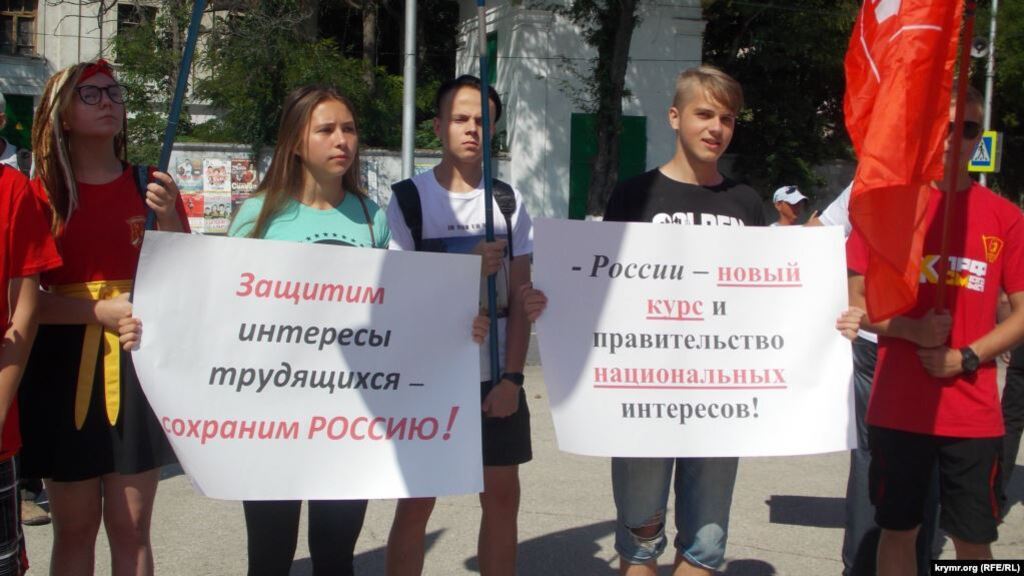 "Москва вже задовбали!" Жителі Криму публічно повстали проти окупантів