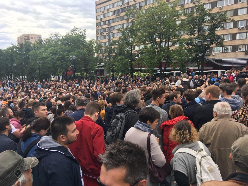 В центре Москвы вспыхнул массовый протест: появились фото и видео