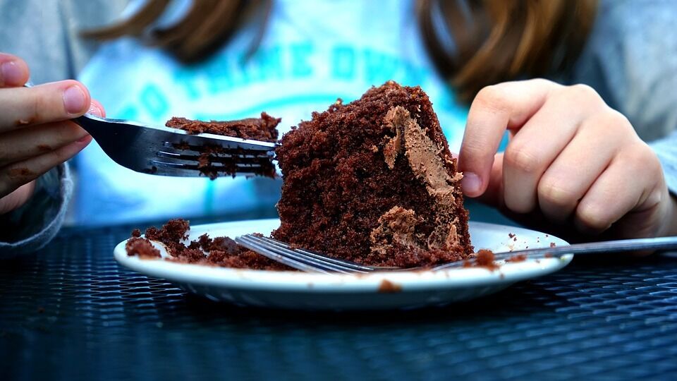 Надмірне споживання шоколаду сприяє набору зайвої ваги