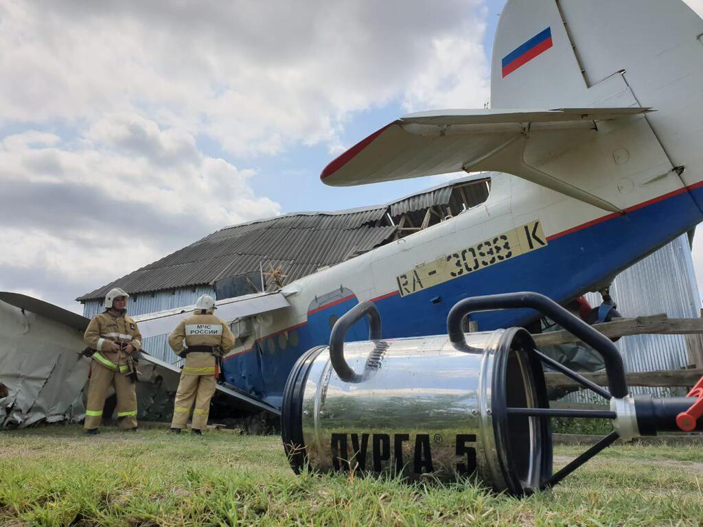 У Чечні літак впав на житловий будинок: перше відео авіакатастрофи