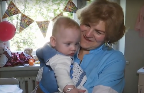 Це диво! В Україні лікарі врятували 480-грамову дитину: фото і відео маляти