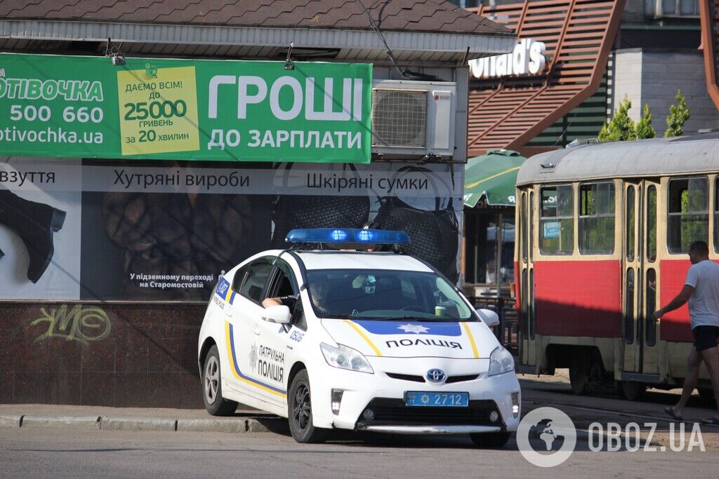 Перед Амурським мостом чергує поліція