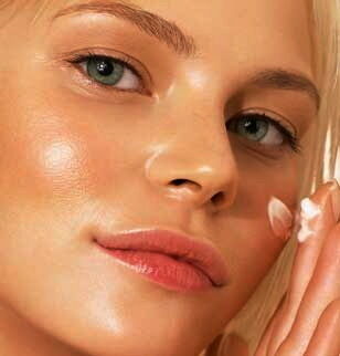 Как уберечь свое лицо на отдыхе: основные правила ухода за кожей