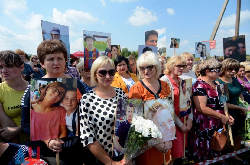 В "ДНР" людей согнали на митинг