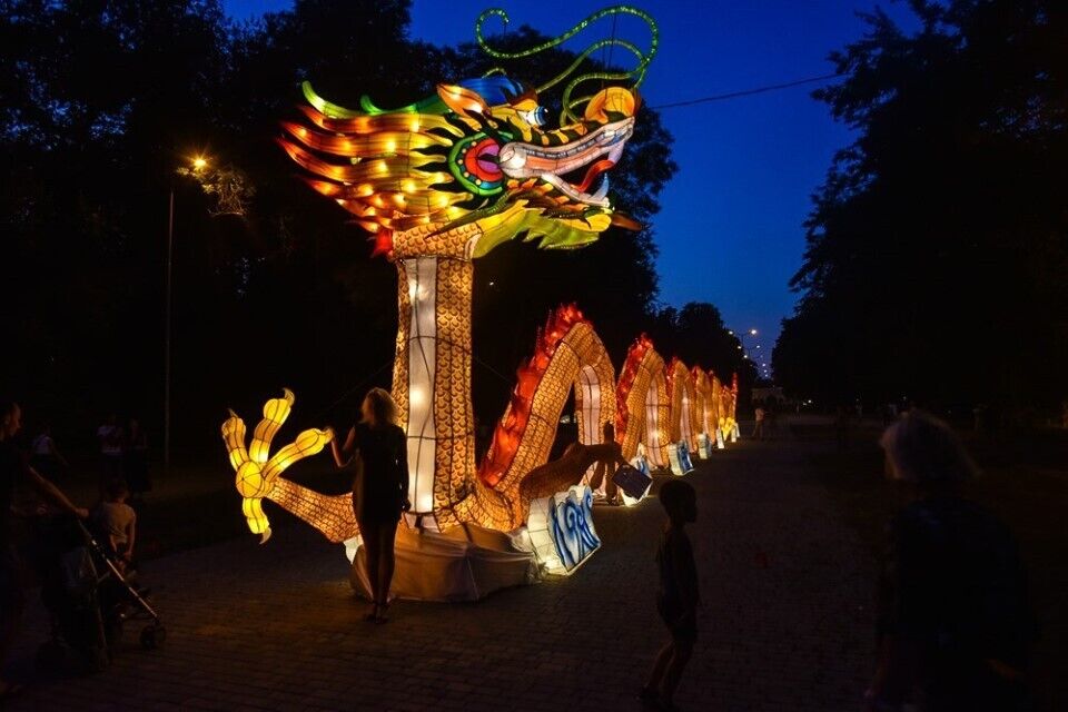 Фестиваль гігантських китайських ліхтарів запрошує в гості всіх соціально незахищених дітей