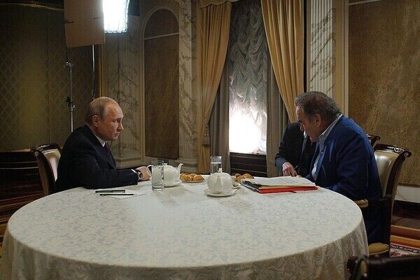 Путін і Стоун