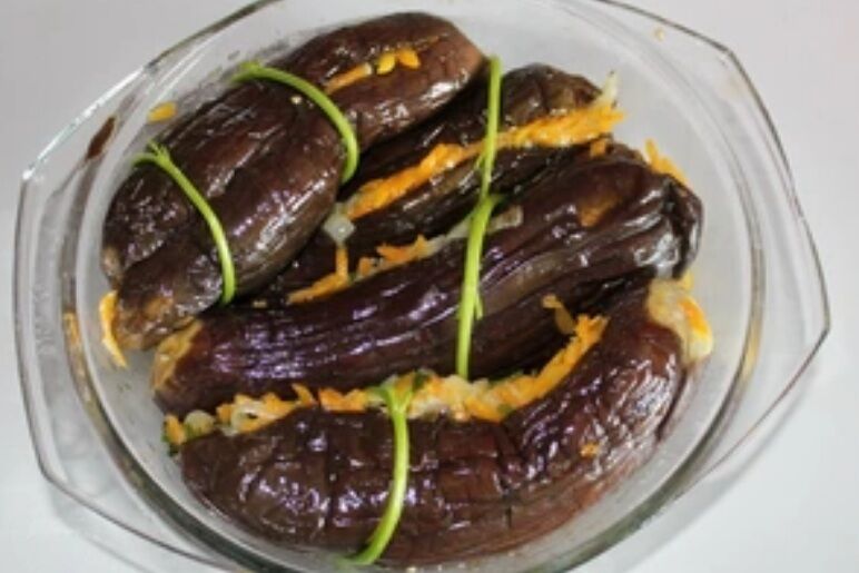 Рецепт дуже смачних квашених баклажанів на зиму