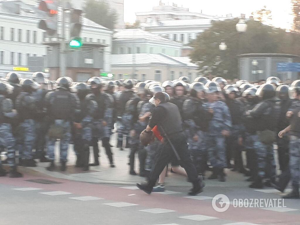 Масштабный митинг в Москве: более 1300 задержанных