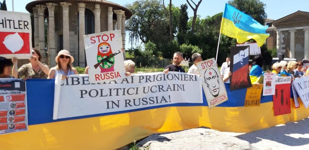 "Убирайся из Украины!" Путина с позором встретили в Риме. Видео и фото