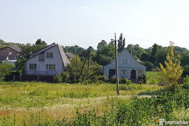 Дом, откуда стреляли (справа)