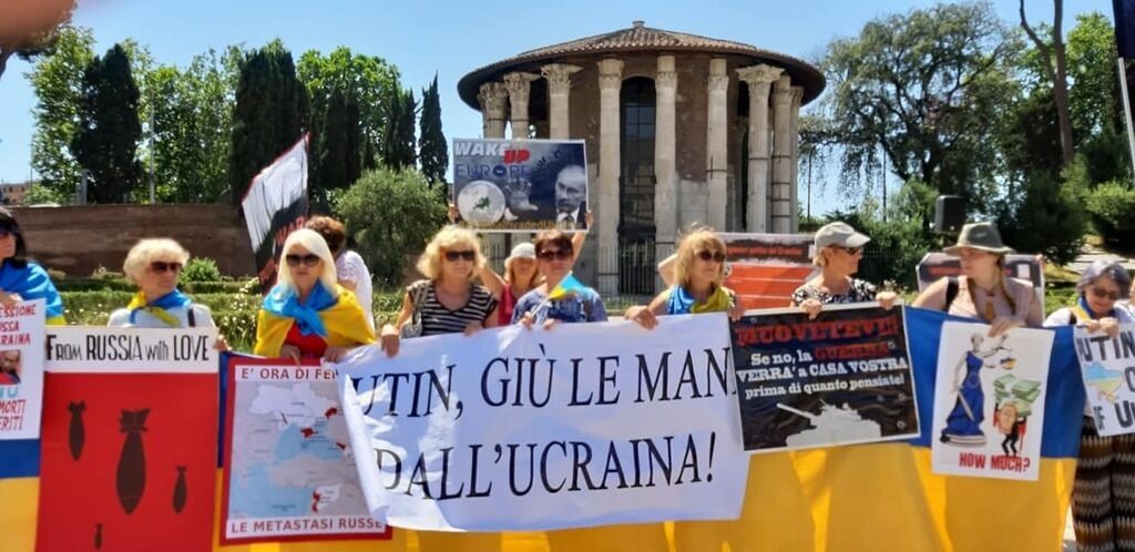 Митинг в Риме против Путина