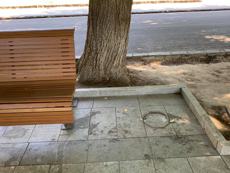 В Ужгороді знесли урни через приїзд Зеленського