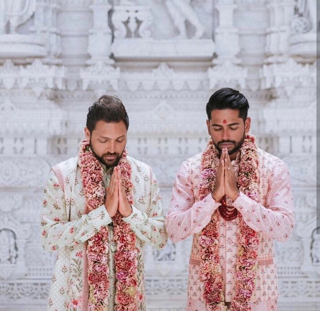 Гей-пара из Индии сыграла традиционную свадьбу: красочные фото