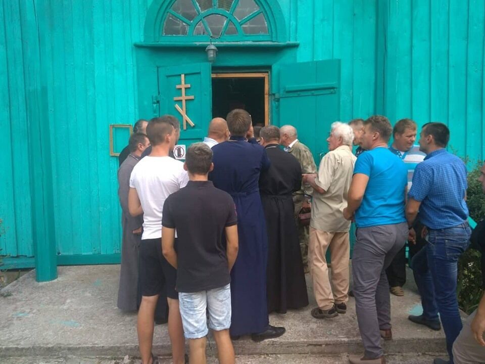 В УПЦ КП заявили, что приход в с. Пивни Киевской области был "рейдерски захвачен" ПЦУ
