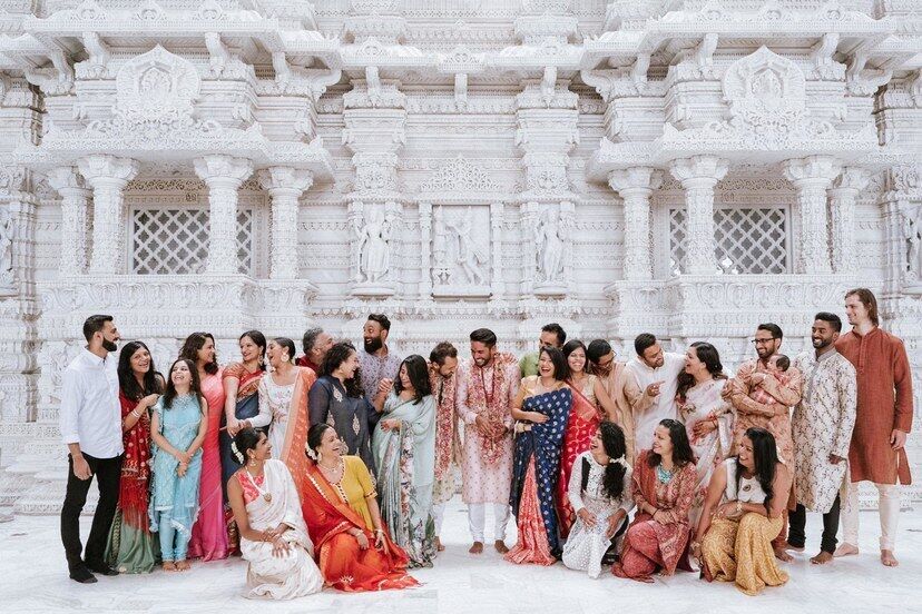 Гей-пара з Індії зіграла традиційне весілля: барвисті фото