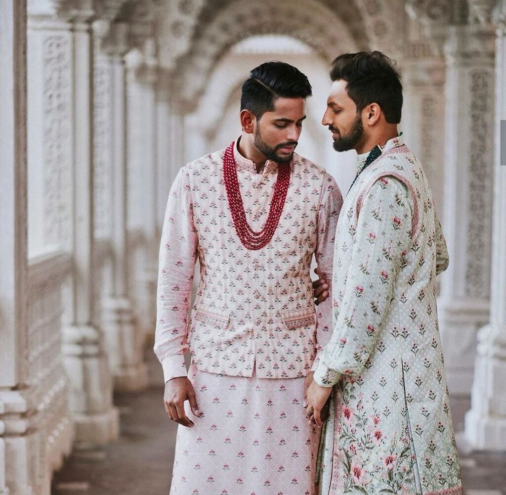 Гей-пара из Индии сыграла традиционную свадьбу: красочные фото