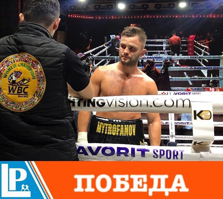Непереможний український боксер виграв бій нокаутом