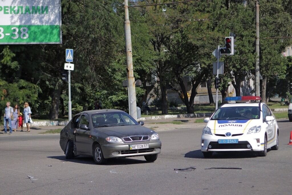 У причинах ДТП розбираються поліцейські