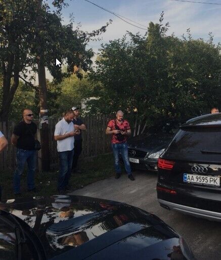 Представители Коровченко заблокировали руководителя гериатрического центра
