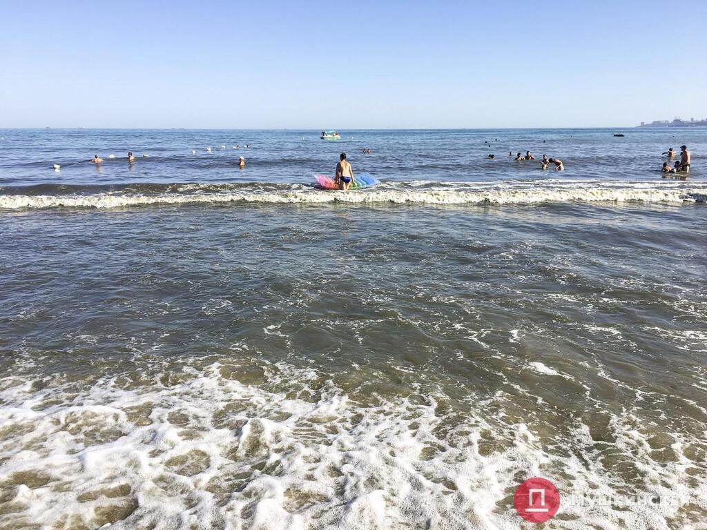 В Одессе почернело море