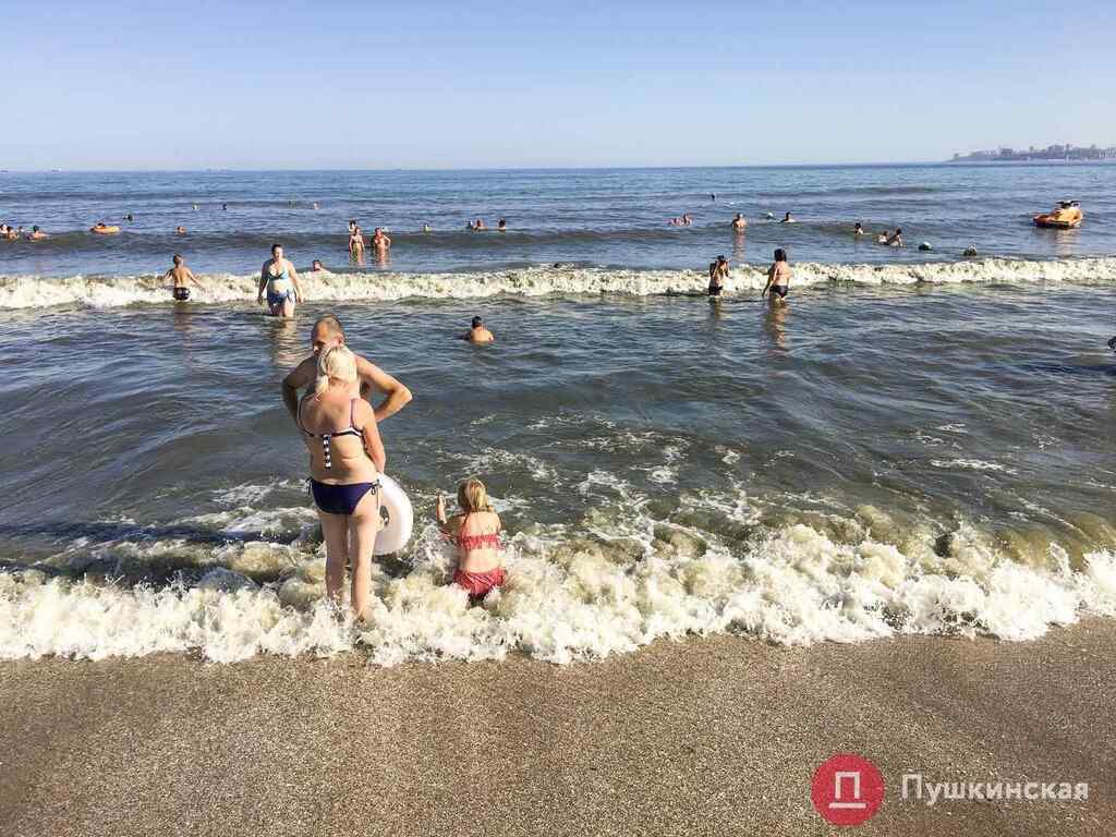 В Одессе почернело море