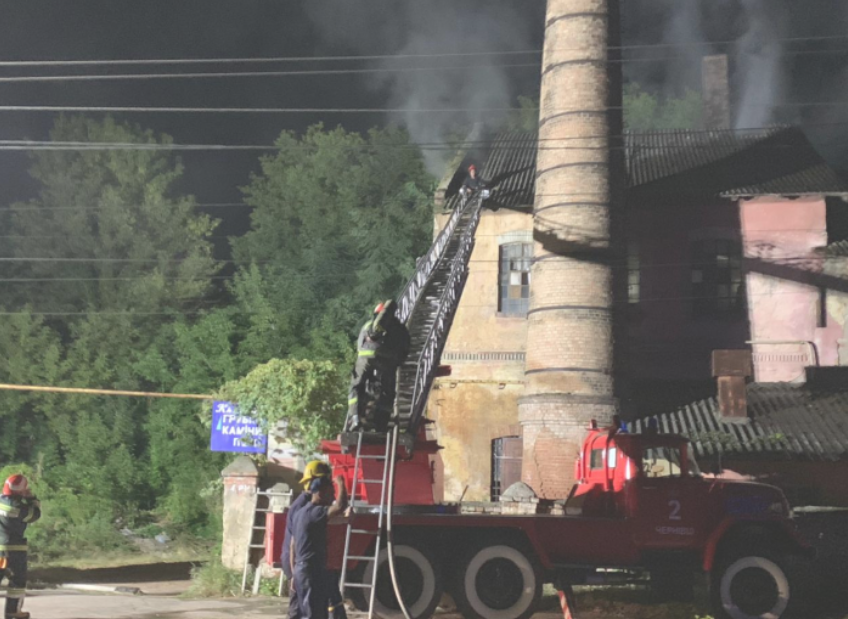 Пожежа на заводі у Чернівцях