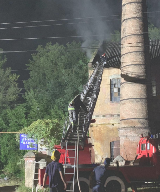 Пожежа на заводі у Чернівцях