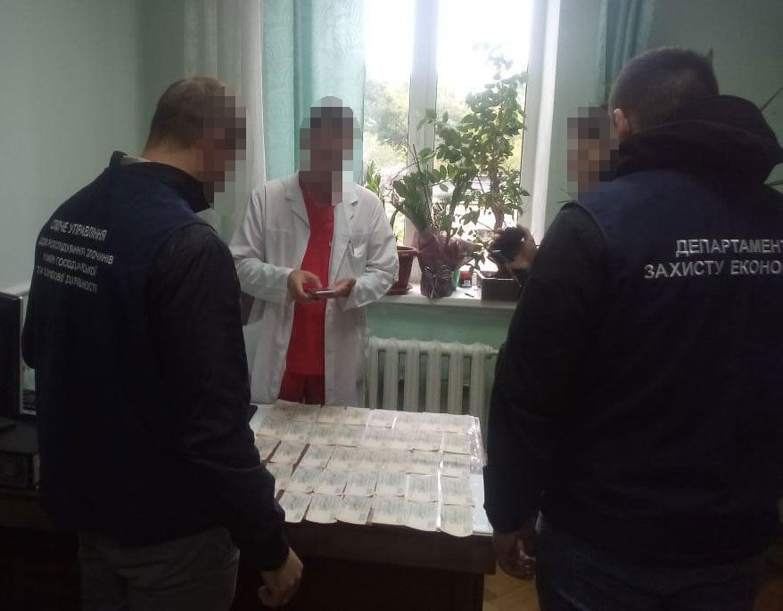 У Києві онкохворим продавали безкоштовні препарати: деталі скандалу