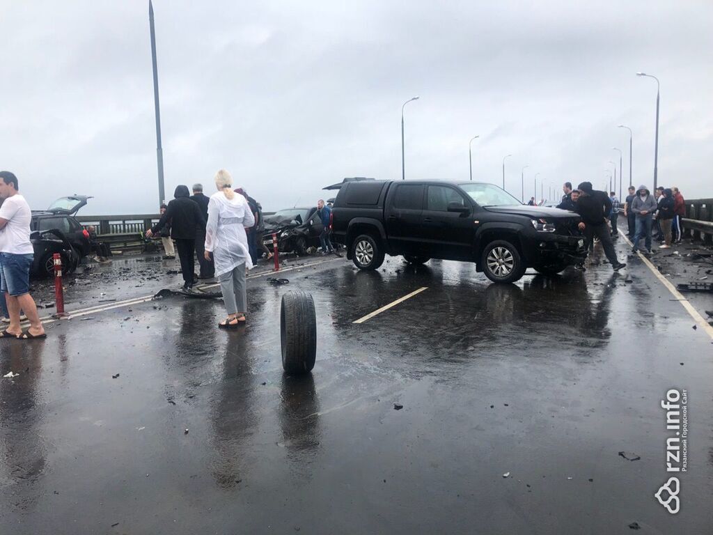 Фото з місця аварії на Солотчинському мосту