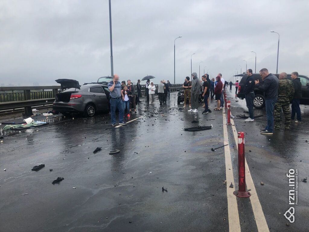 Фото з місця аварії на Солотчинському мосту