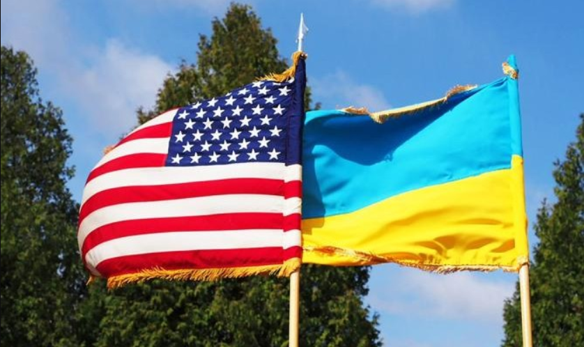 Флаг США и флаг Украины