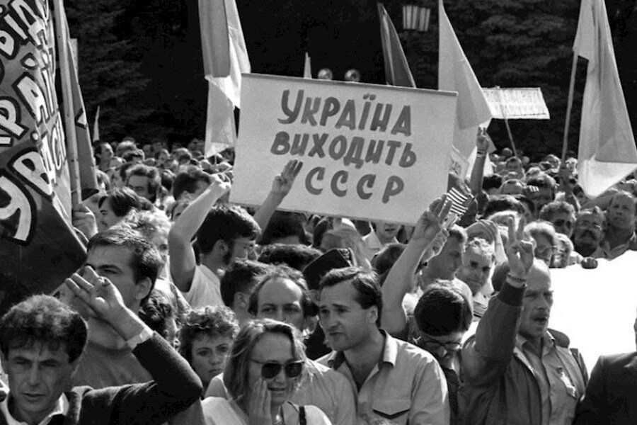 Входившие в состав Союза республики в конце 80-х годов активно боролись за собственную государственность