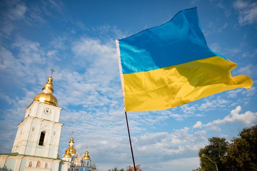 Флешмоб ко Дню флага в Киеве