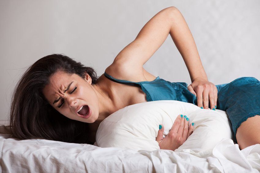 Менструальні болі: Супрун назвала способи позбутися