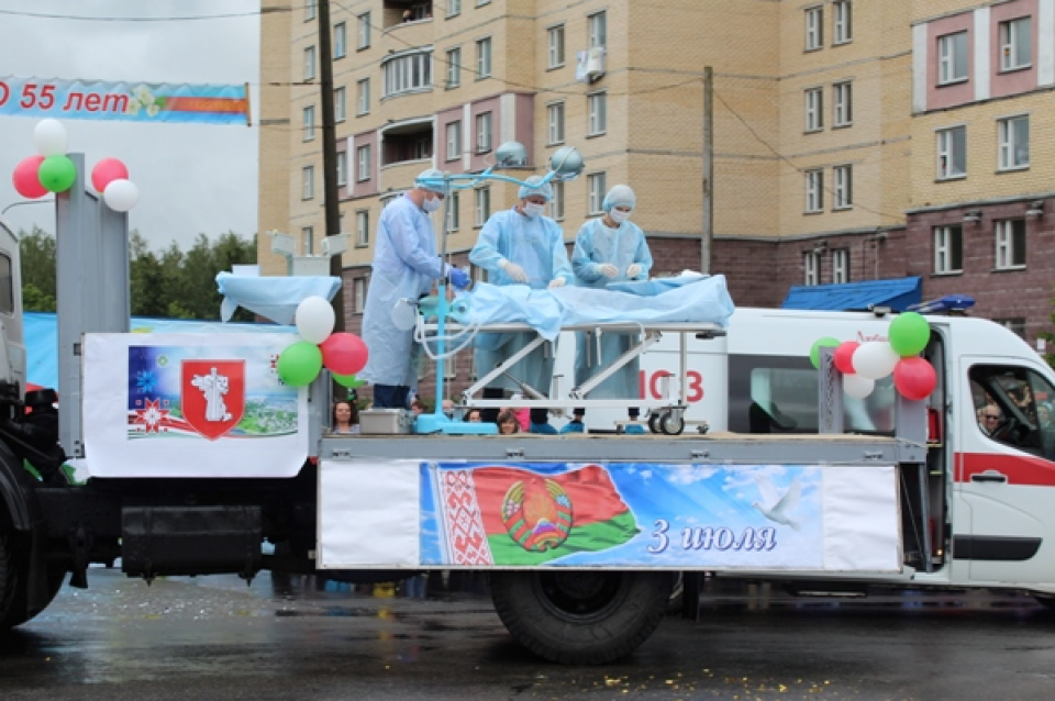 Две страны – два парада: Украина и Беларусь