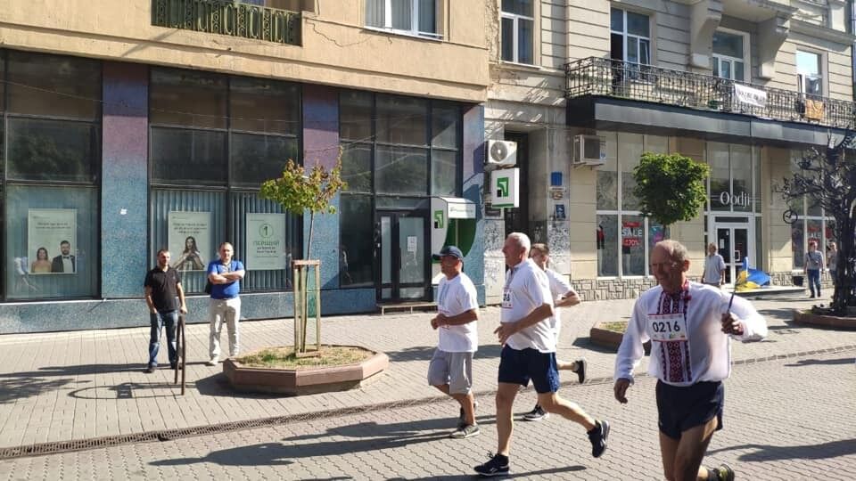 Климкин в шортах пробежался по Ивано-Франковску: в сети ажиотаж