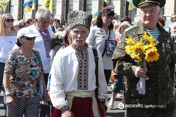 Дві ходи, забіг у вишиванках і мегашоу: як Київ відсвяткував День Незалежності