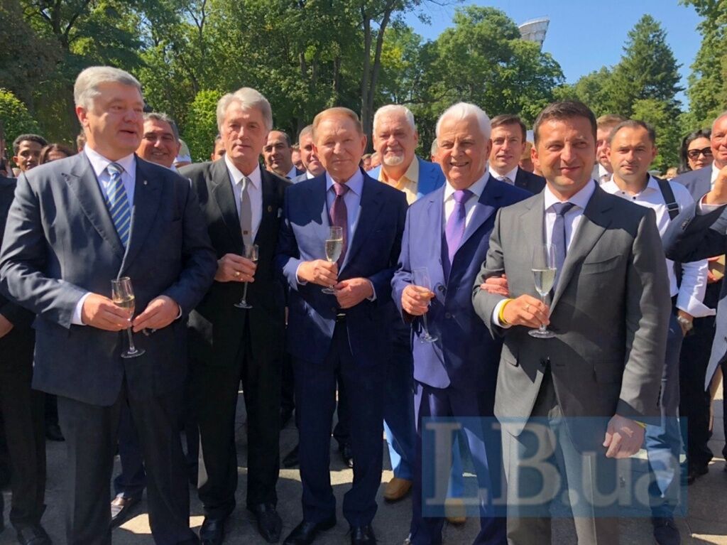 Пять президентов Украины на торжествах в Киеве