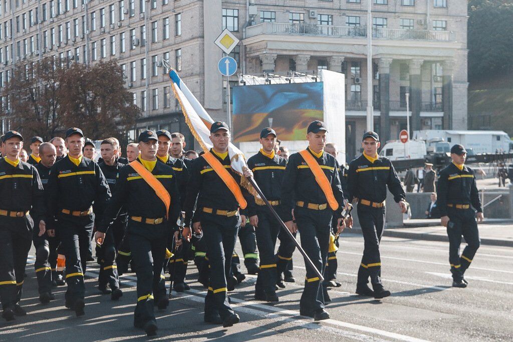 Дві ходи, забіг у вишиванках і мегашоу: як Київ відсвяткував День Незалежності