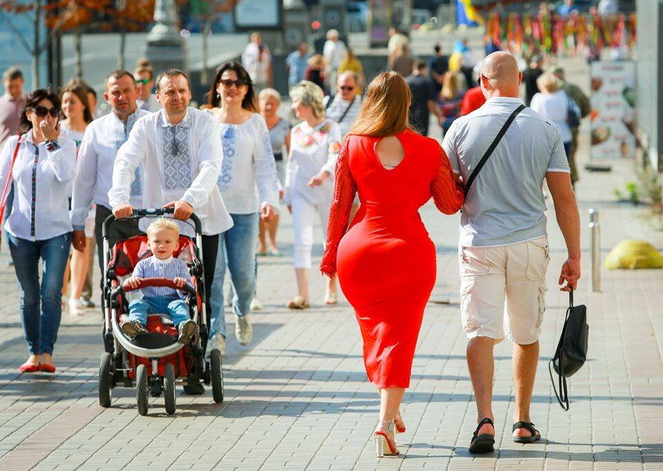 В центре Киева заметили "украинскую Кардашьян": пикантные фото