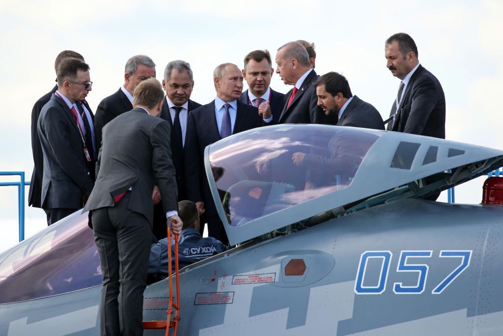 Путін показав літак Су-57