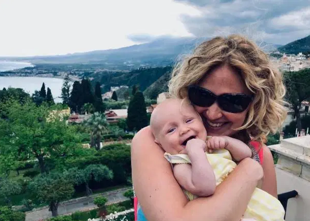 Дружина Голдштейна Ханна з дочкою