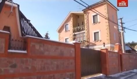 Дачі, 2 будинки, 3 квартири: українцям показали, що відняли у Богатирьової. Фотофакт