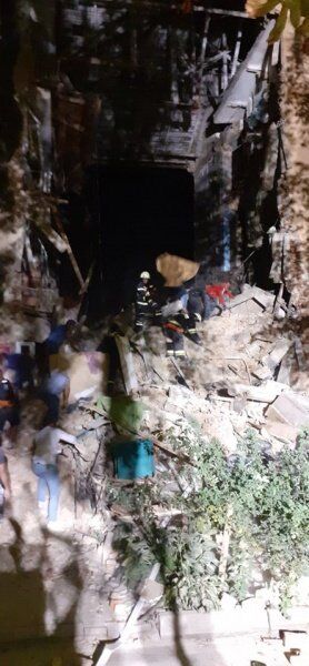 У Дрогобичі обвалився 4-поверховий будинок: є жертви і поранені. Фото та відео з місця НП