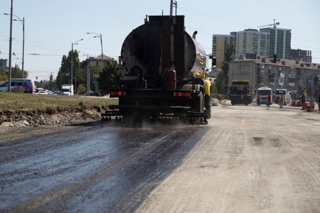 Кличко: реконструкцію Дарницької площі завершимо восени