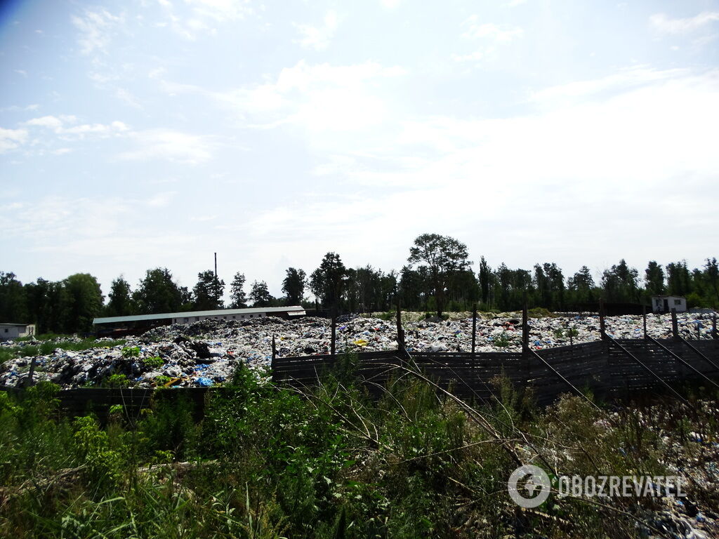 Поза законом: хто втопив у смітті село на Київщині