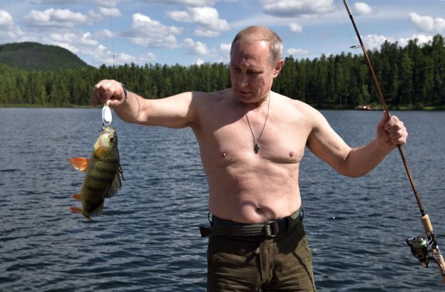 Путин с обнаженным торсом